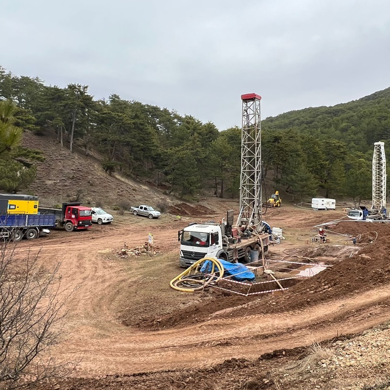 Kurt GROUP, sondaj, mühendislik, hakkımızda, kurumsal, Vizyon - Misyon , Çevre Güvenliği, Maden Sondajı, Su Sondajı, Jeotermal Sondaj, Jeolojik ve Jeoteknik Sondajlar, Mühendislik Hizmetleri, Pompa ve Terfi Sistemler, Fore Kazık, MAKİNE PARKIMIZ, Su Sondaj Grubu İş Makineleri, Maden Grubu Sondaj Makineleri, Fore Kazık, REFERANSLAR, galeri, iletişim, trabzon sondaj, ankara sondaj, trabzon mühendis, ankara mühendis, Trabzon Liman İşletmeleri A.Ş., Alfil Yapı Malz.Mad.Mak.San.Tic.Ltd.Şti., Konaklı Metal Mad. San.Tic.Ltd.Şti., Vehbi Kara Maden Ve Kömür İşletmeleri, Üçel Gıda San.Tic. Ve Ltd.Şti, Özdemir Antimuan Mad. A.Ş., Yapı Güven İnş. Elektrik A.Ş., Gümüştaş Mad. Ve Tic. A.Ş., Doğan Organik Ürünler San. Ve Tic. A.Ş., Aşkale Çimento San. Tic. A.Ş., Aldridge Mineral Mad. Ltd.Şti., Yolkarbon Yakıt Pazarlama San.Tic.A.Ş., Yassan Mak. San.Tic.A.Ş., Sürmene Turz.İnş.Tic.Ltd.Şti., B.Ergünler Yol Yapı Ltd.Şti. / İrem İnş. Ltd. Şti Ortaklığı, Su Ada İnş. Taah. İthalat İhracat Tic.Ltd.Şti, Ceyhun Turz.Seyahat İşl.İnş. Ve Tic.Ltd.Şti., Kurumahmutoğlu İnş.Tic. Ve San. Ltd.Şti., Kaya Harf. Nak. İnş.Taah. Ve Turz. Tic.Ltd.Şti., Akfen İnş. Turz. Ve Tic. A.Ş., Seda Mak. İnş. Ve Dış Tic. Ltd.Şti., Muhammet Gümüştaş Hazır Beton İnş.San.A.Ş., Doğu Pen Sanayi Tic.Ltd.Şti., Akabe Mad.San. Ve Tic.A.Ş., Of Çaykara Hazır Beton San.Mad.İnş.Harf.Tic.Ltd.Şti., Trabzon Tarım İnş.Nak.San.Tic.Ltd.Şti., Cirav Gıda San. Ve Tic. A.Ş., İstanbul Bahçelievler Belediyesi, Kayıkçıoğlu Petrol Ürünleri Nak.Tic.Ltd.Şti., Sürmene Hazır Beton San.Mad.İnş.Tic.Ltd.Şti., Canım Petrol Tic. San. Ltd.Şti., Eltes Enerji Müh. Ltd.Şti., Koçoğlu İnş. San.Tarım Ve Hayvancılık A.Ş., Kuzey Mobilya San. A.Ş., İsmil İnş. Mad.Nak.San.Ve Tic.Ltd.Şti,ankara su sondaji, ankarada maden sondaj, trabzonda su sondaji, giresunde su sondaji, rizede su sondaji, bayburt, erzincan, artvin, ordu, samsun su sondaji, Karatlu maden sondajı, Bursada su sondajı, Kütahyada su sondajı, Kutahyada maden sondajı, Çankırı, Kırşehir, bolu, kırıkkale, Nevşehir, Hidrojeolojik etüt, Jeofizik etüt  