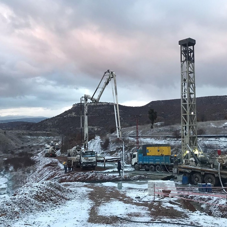 Kurt GROUP, sondaj, mühendislik, hakkımızda, kurumsal, Vizyon - Misyon , Çevre Güvenliği, Maden Sondajı, Su Sondajı, Jeotermal Sondaj, Jeolojik ve Jeoteknik Sondajlar, Mühendislik Hizmetleri, Pompa ve Terfi Sistemler, Fore Kazık, MAKİNE PARKIMIZ, Su Sondaj Grubu İş Makineleri, Maden Grubu Sondaj Makineleri, Fore Kazık, REFERANSLAR, galeri, iletişim, trabzon sondaj, ankara sondaj, trabzon mühendis, ankara mühendis, Trabzon Liman İşletmeleri A.Ş., Alfil Yapı Malz.Mad.Mak.San.Tic.Ltd.Şti., Konaklı Metal Mad. San.Tic.Ltd.Şti., Vehbi Kara Maden Ve Kömür İşletmeleri, Üçel Gıda San.Tic. Ve Ltd.Şti, Özdemir Antimuan Mad. A.Ş., Yapı Güven İnş. Elektrik A.Ş., Gümüştaş Mad. Ve Tic. A.Ş., Doğan Organik Ürünler San. Ve Tic. A.Ş., Aşkale Çimento San. Tic. A.Ş., Aldridge Mineral Mad. Ltd.Şti., Yolkarbon Yakıt Pazarlama San.Tic.A.Ş., Yassan Mak. San.Tic.A.Ş., Sürmene Turz.İnş.Tic.Ltd.Şti., B.Ergünler Yol Yapı Ltd.Şti. / İrem İnş. Ltd. Şti Ortaklığı, Su Ada İnş. Taah. İthalat İhracat Tic.Ltd.Şti, Ceyhun Turz.Seyahat İşl.İnş. Ve Tic.Ltd.Şti., Kurumahmutoğlu İnş.Tic. Ve San. Ltd.Şti., Kaya Harf. Nak. İnş.Taah. Ve Turz. Tic.Ltd.Şti., Akfen İnş. Turz. Ve Tic. A.Ş., Seda Mak. İnş. Ve Dış Tic. Ltd.Şti., Muhammet Gümüştaş Hazır Beton İnş.San.A.Ş., Doğu Pen Sanayi Tic.Ltd.Şti., Akabe Mad.San. Ve Tic.A.Ş., Of Çaykara Hazır Beton San.Mad.İnş.Harf.Tic.Ltd.Şti., Trabzon Tarım İnş.Nak.San.Tic.Ltd.Şti., Cirav Gıda San. Ve Tic. A.Ş., İstanbul Bahçelievler Belediyesi, Kayıkçıoğlu Petrol Ürünleri Nak.Tic.Ltd.Şti., Sürmene Hazır Beton San.Mad.İnş.Tic.Ltd.Şti., Canım Petrol Tic. San. Ltd.Şti., Eltes Enerji Müh. Ltd.Şti., Koçoğlu İnş. San.Tarım Ve Hayvancılık A.Ş., Kuzey Mobilya San. A.Ş., İsmil İnş. Mad.Nak.San.Ve Tic.Ltd.Şti,ankara su sondaji, ankarada maden sondaj, trabzonda su sondaji, giresunde su sondaji, rizede su sondaji, bayburt, erzincan, artvin, ordu, samsun su sondaji, Karatlu maden sondajı, Bursada su sondajı, Kütahyada su sondajı, Kutahyada maden sondajı, Çankırı, Kırşehir, bolu, kırıkkale, Nevşehir, Hidrojeolojik etüt, Jeofizik etüt  